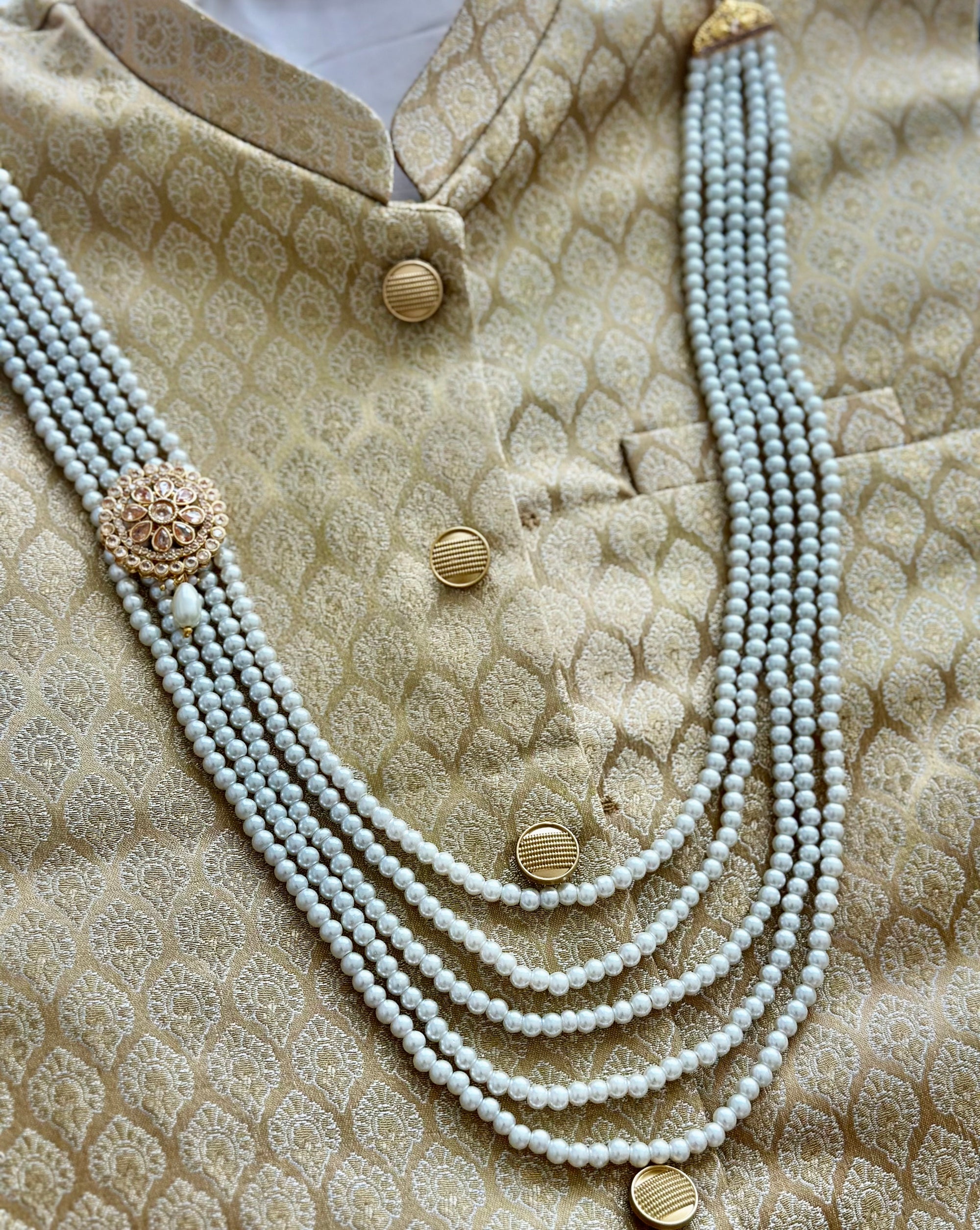 Groom Pearl Haar