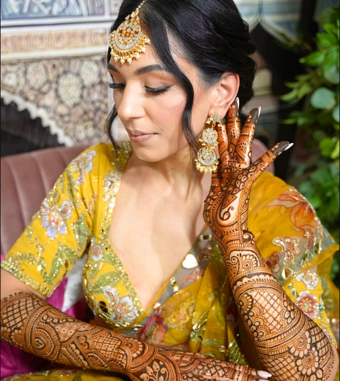 Mother of Pearl Statement Tikka & Earrings | Made-on-order