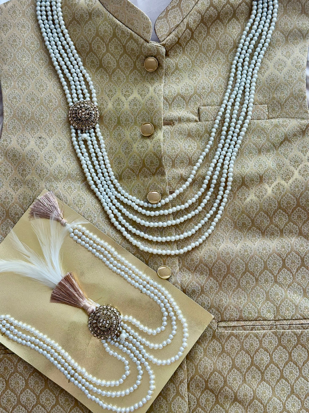 Groom Gold Kalgi and Haar