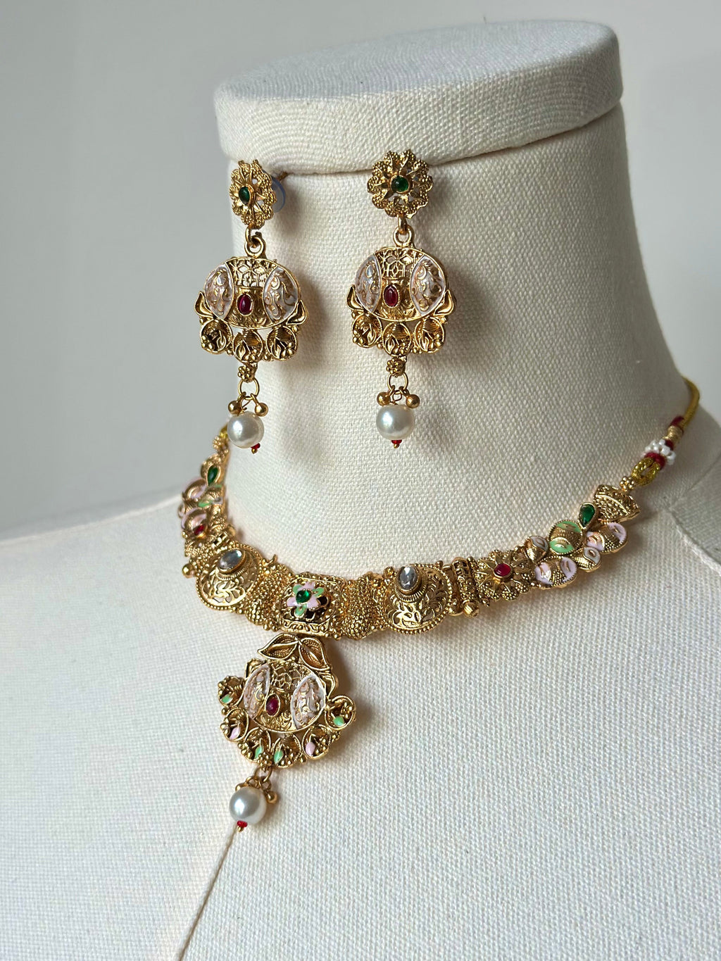 Advika Gold Set | Ready - to - ship - Touch Of Elegance