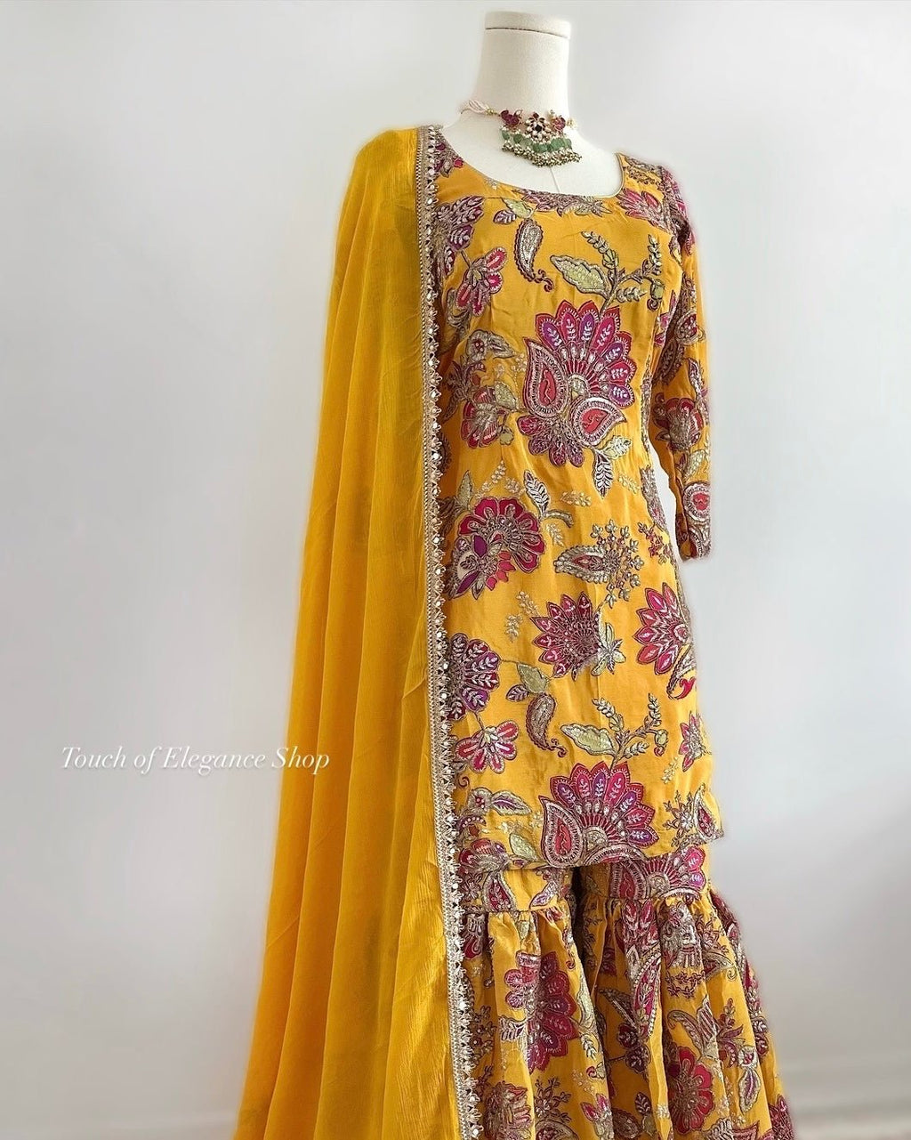 Flora Suit - Touch Of Elegance