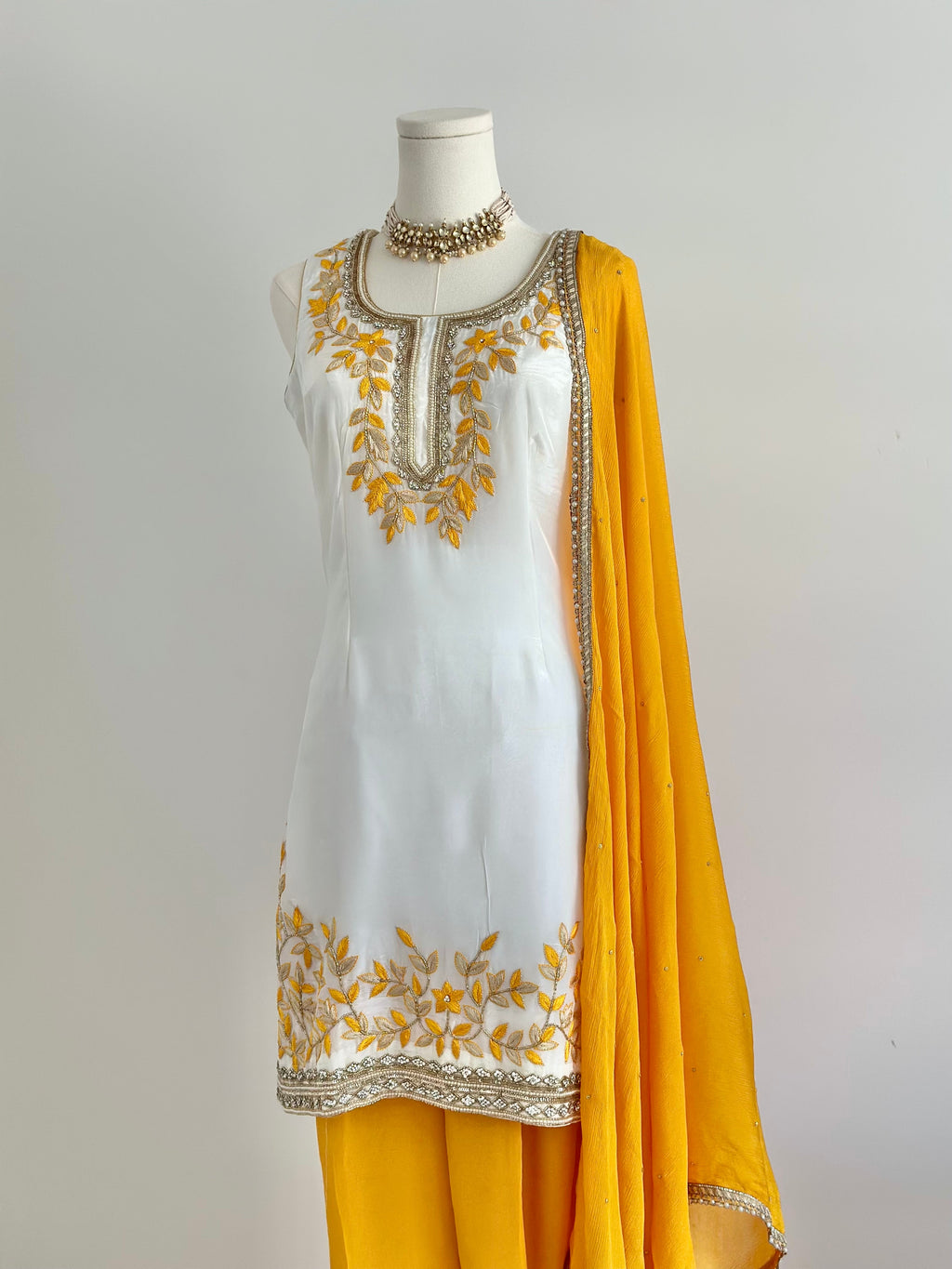 Golden Flora Suit - Touch Of Elegance