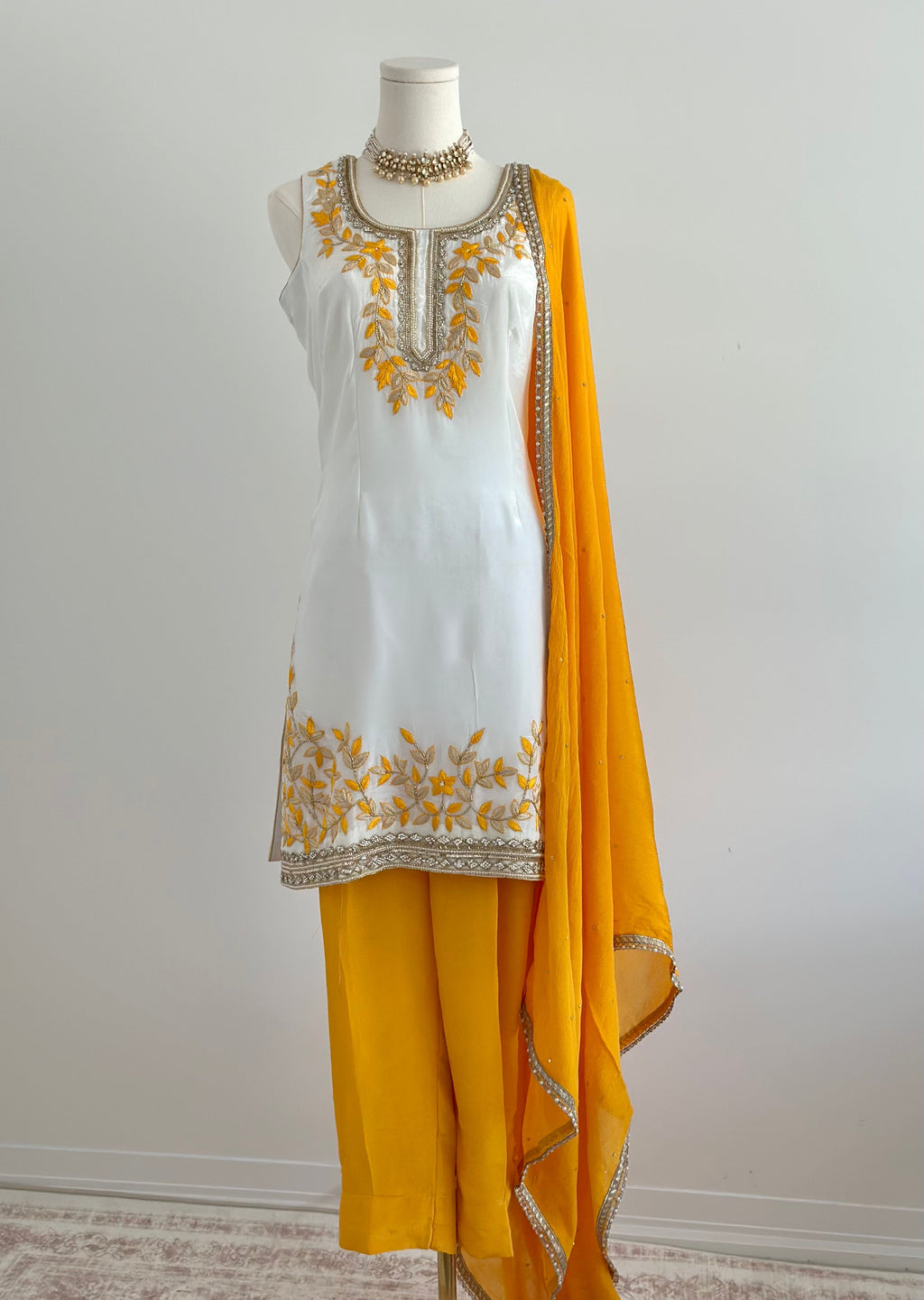 Golden Flora Suit - Touch Of Elegance
