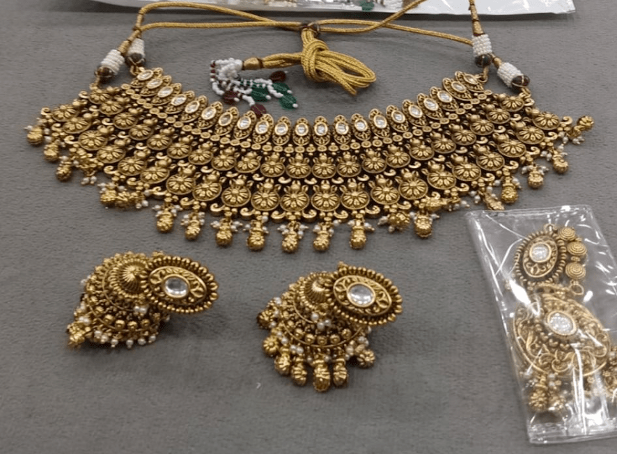 Harveen Gold Set | Made - on - order - Touch Of Elegance