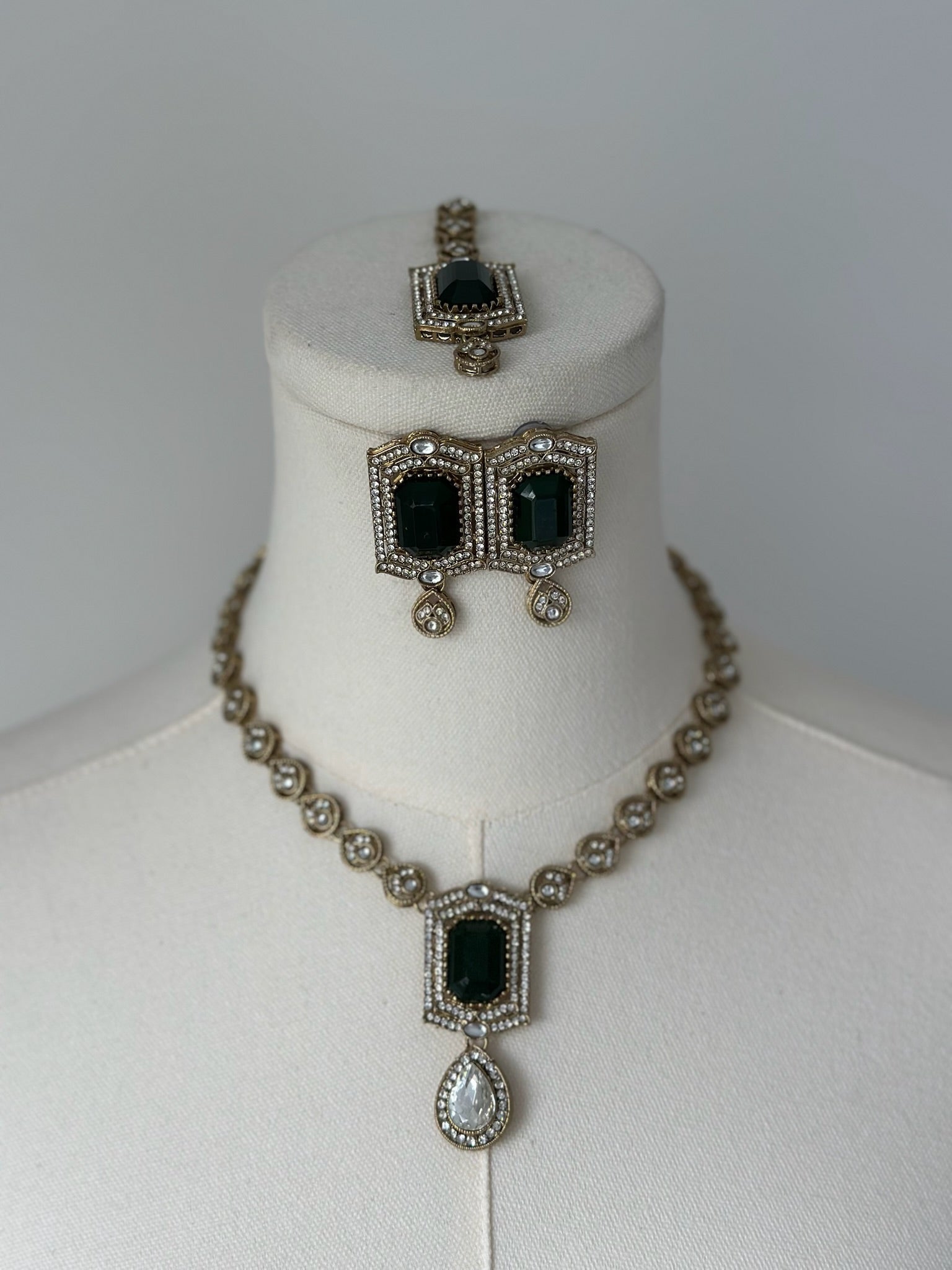 Hina Set | Ready-to-ship - Touch Of Elegance