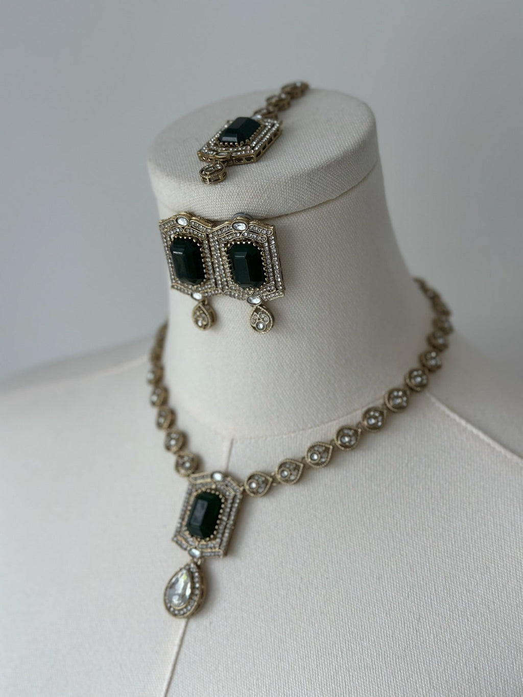 Hina Set | Ready-to-ship - Touch Of Elegance