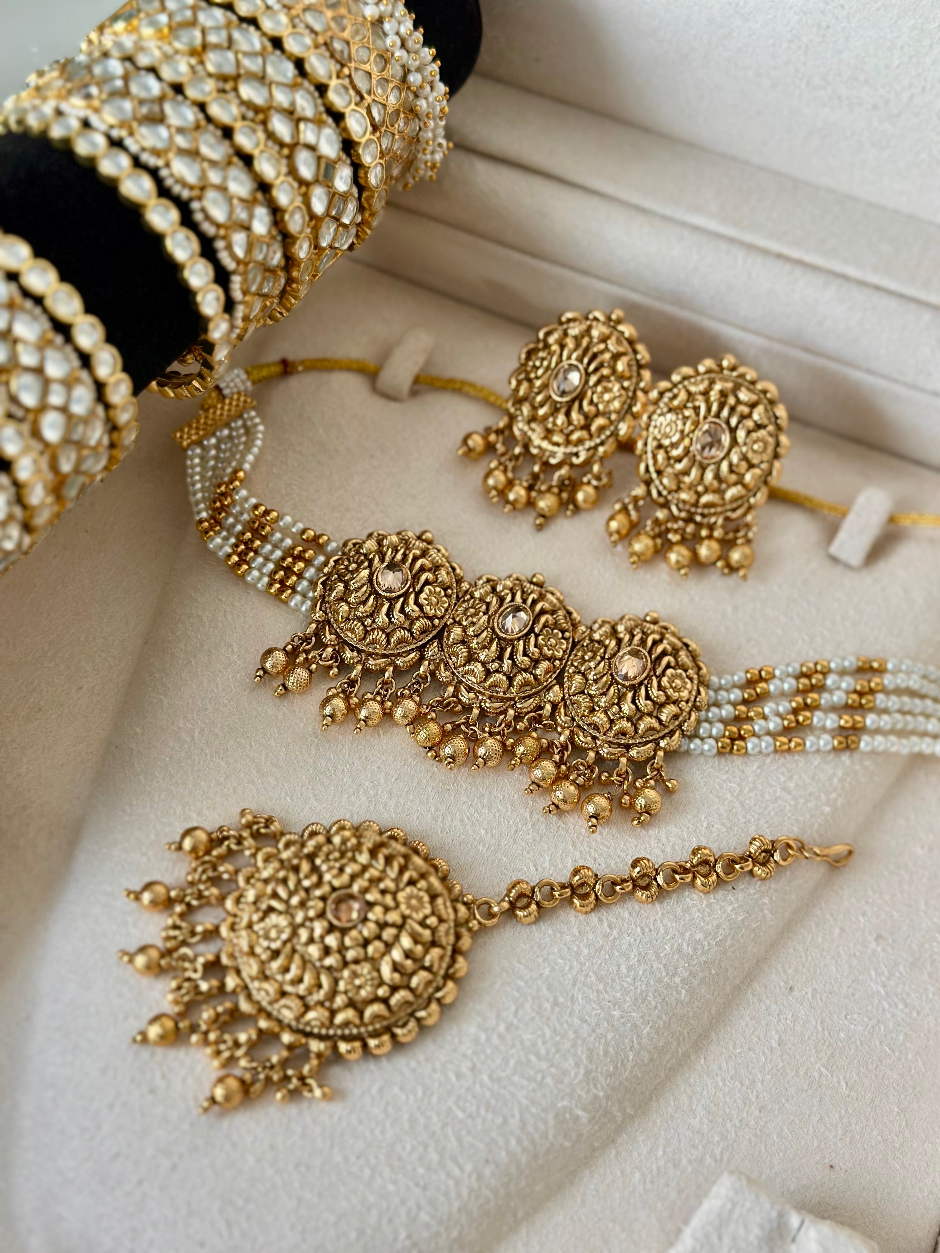 Leena Gold Set | Ready - to - ship - Touch Of Elegance