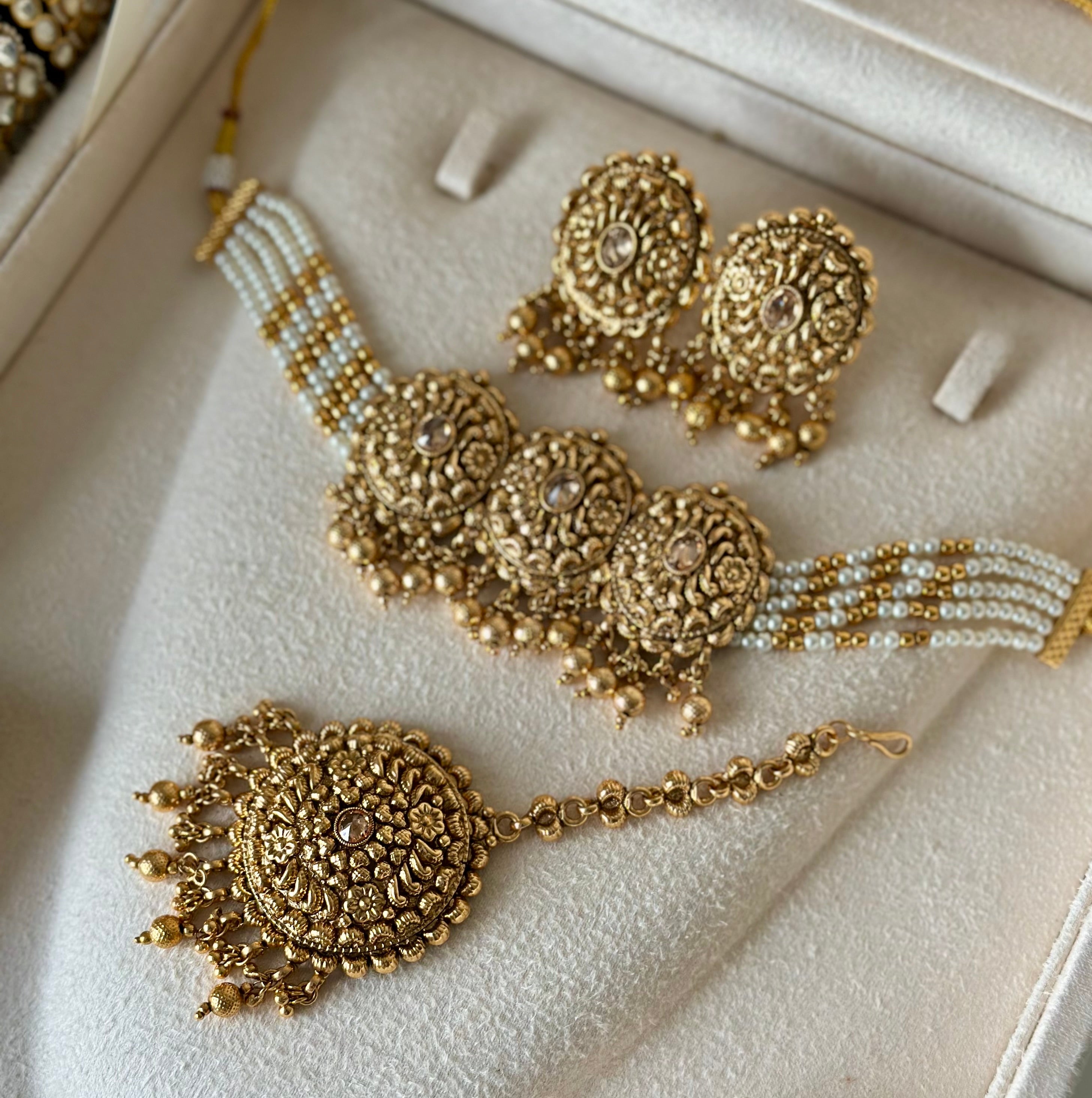 Leena Gold Set | Ready - to - ship - Touch Of Elegance