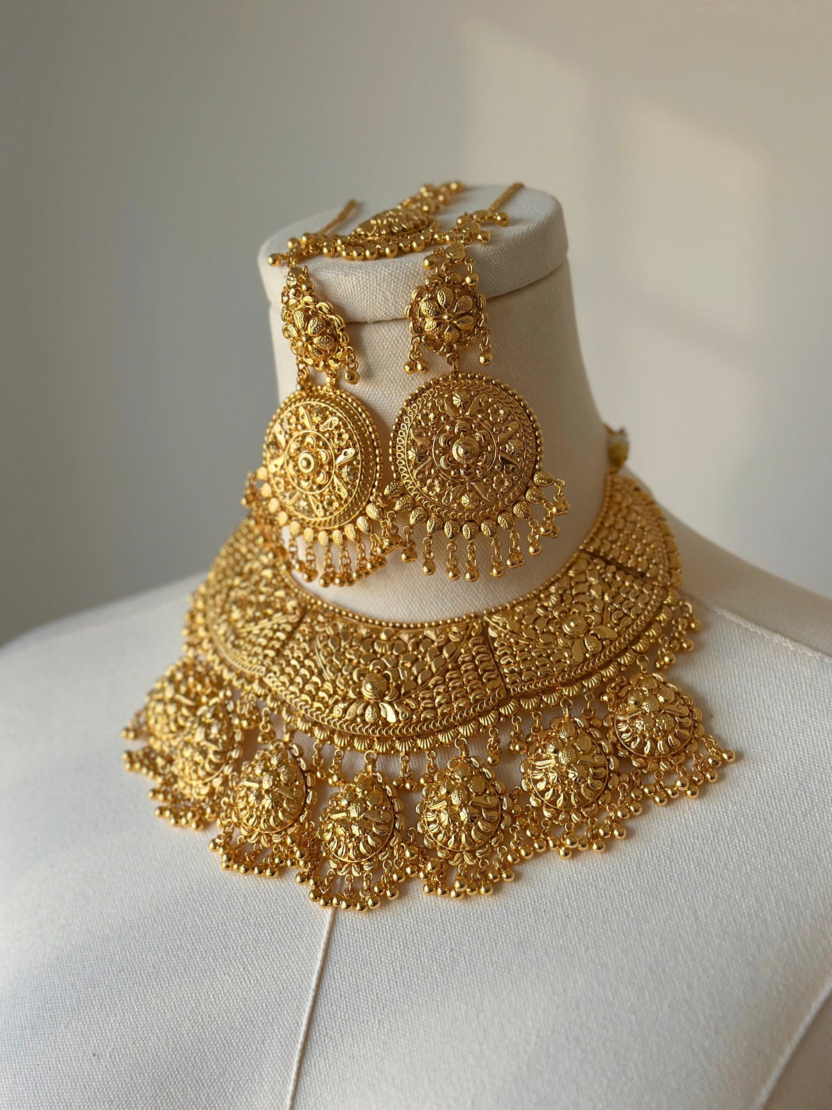 Naiya Gold Set | Ready-to-ship - Touch Of Elegance