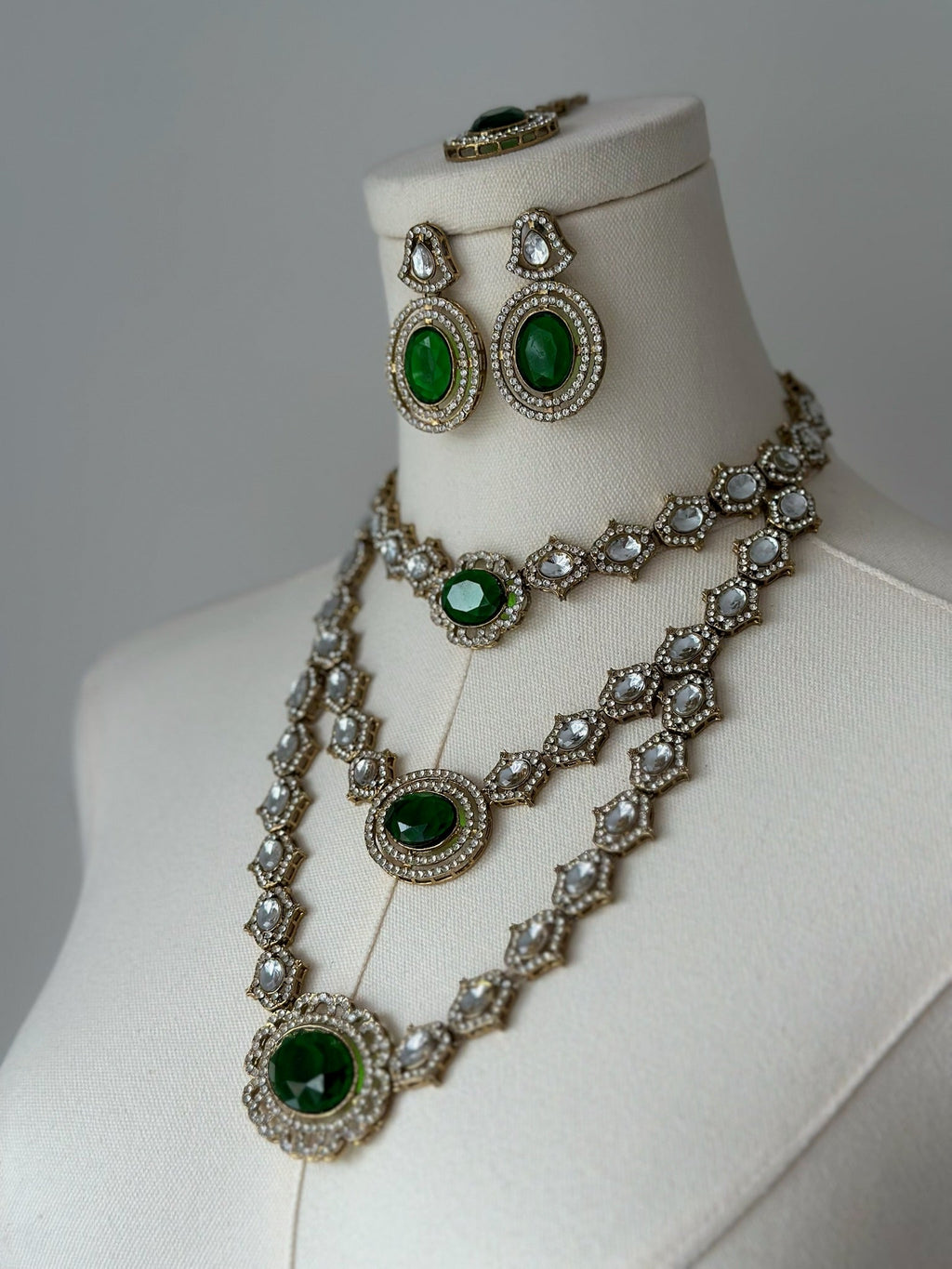 Parineeta Set | Ready-to-ship - Touch Of Elegance