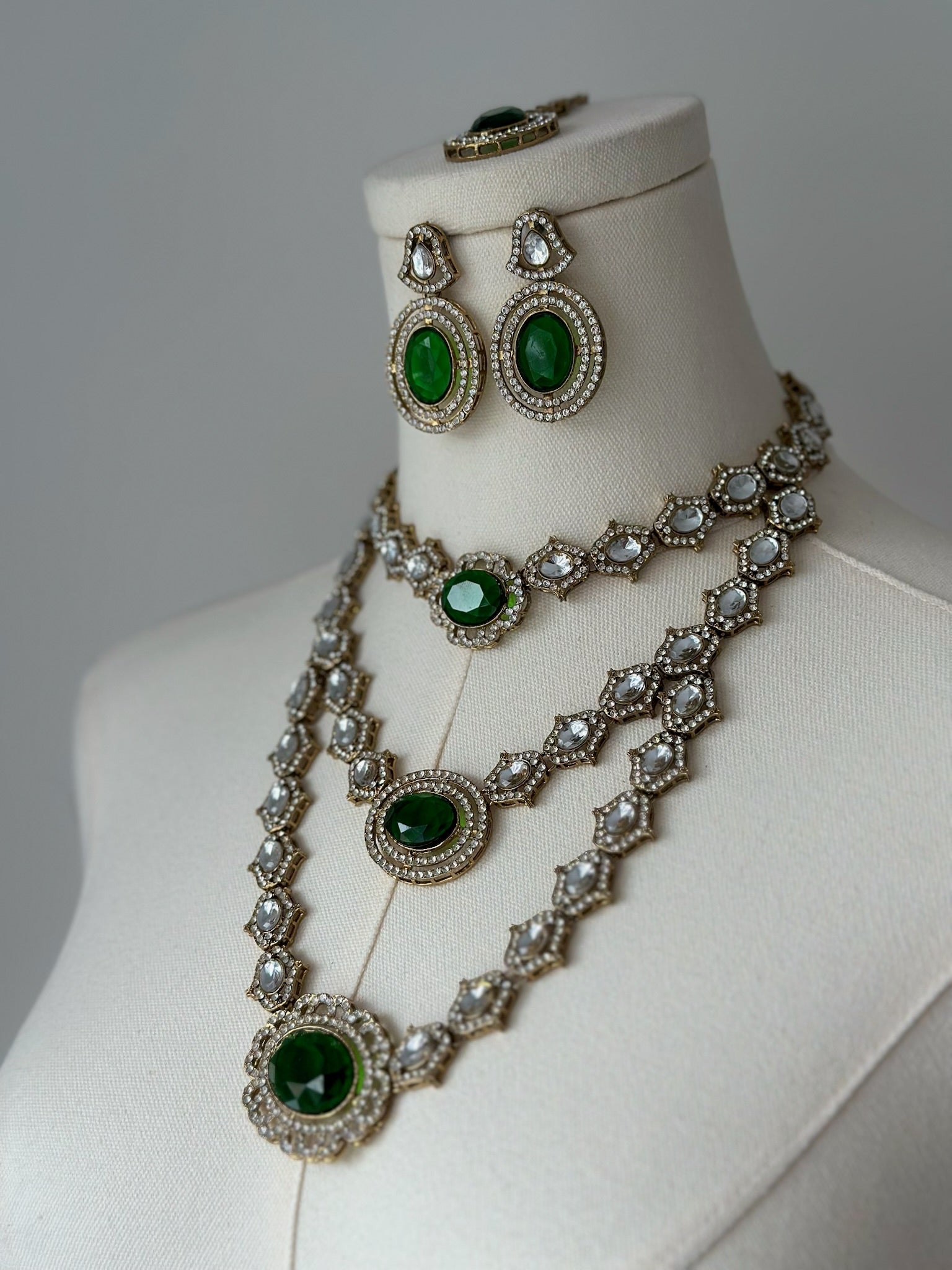 Parineeta Set | Ready-to-ship - Touch Of Elegance