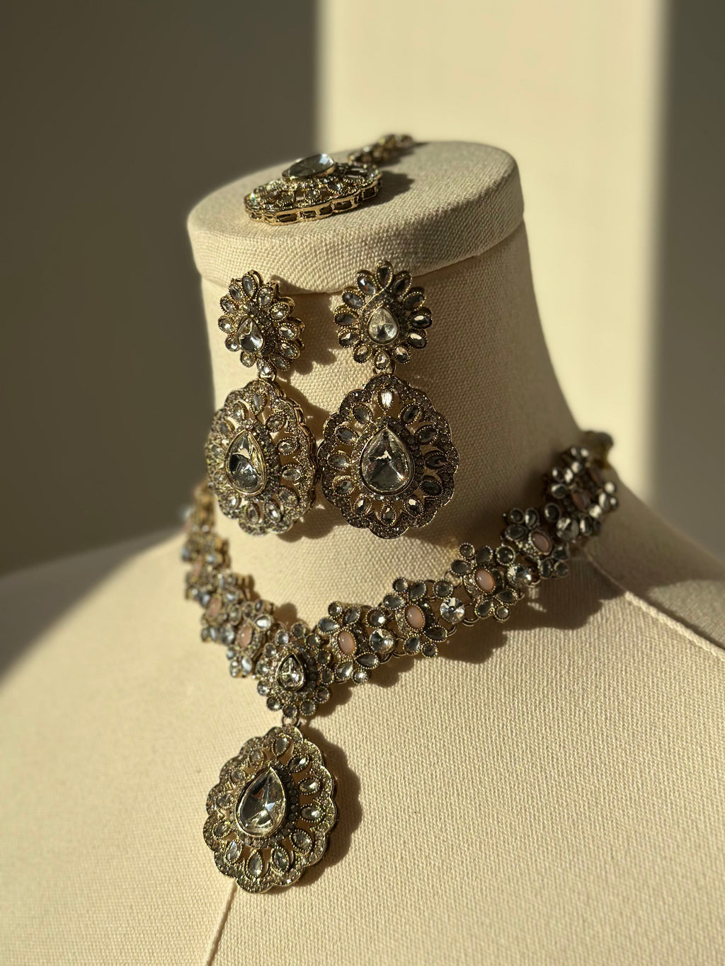 Piya Gems Set | Ready-to-ship - Touch Of Elegance