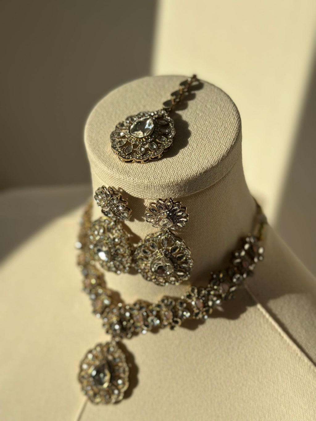 Piya Gems Set | Ready-to-ship - Touch Of Elegance