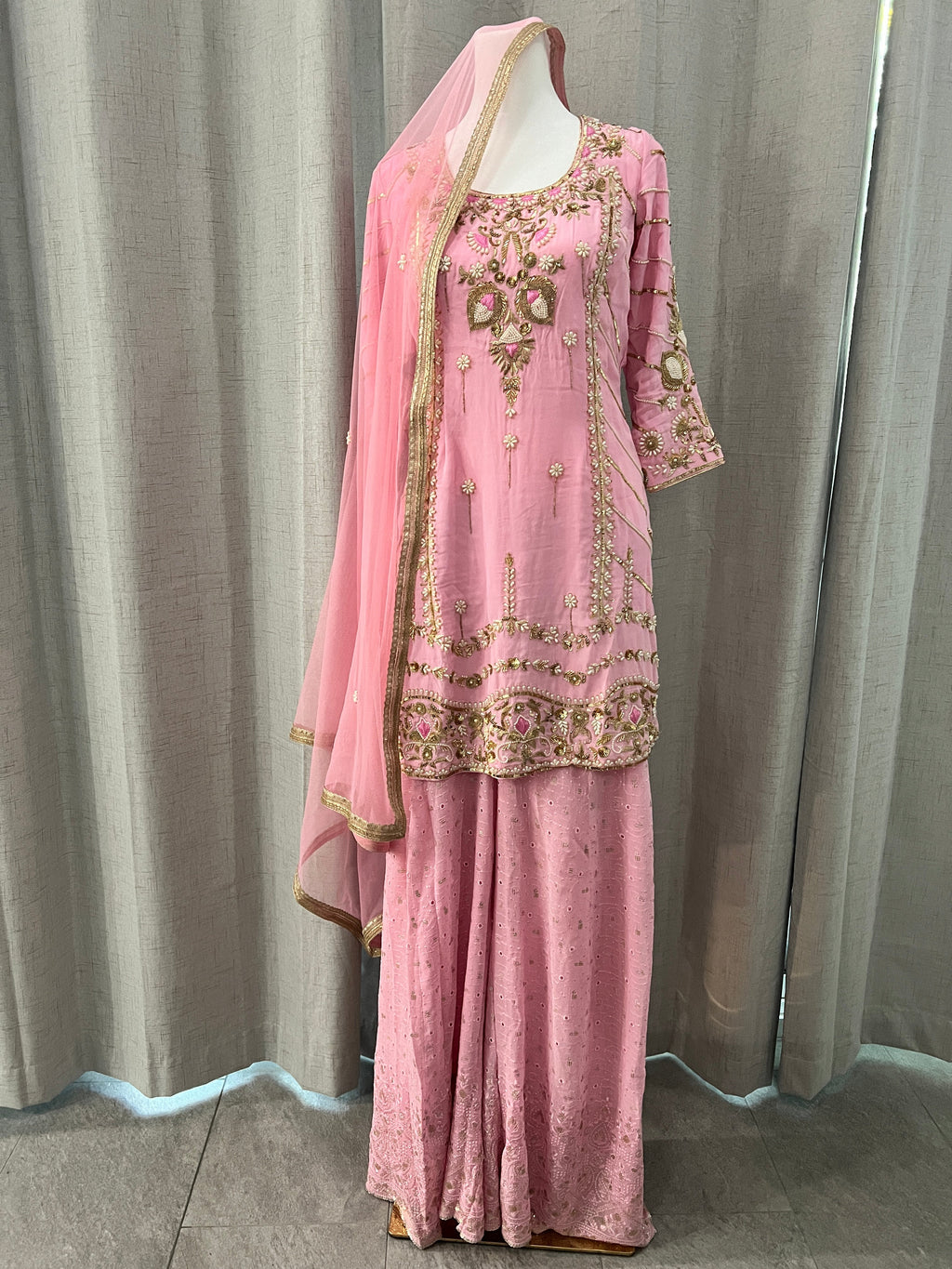 Simran Flower Suit | Made - on - order - Touch Of Elegance