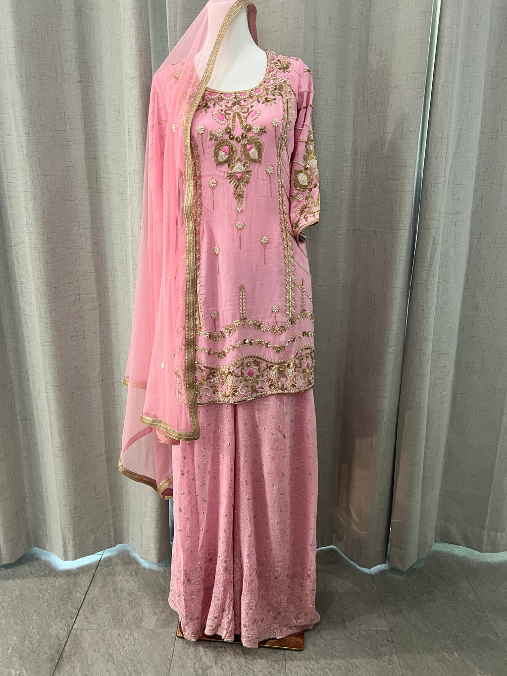 Simran Flower Suit | Made - on - order - Touch Of Elegance