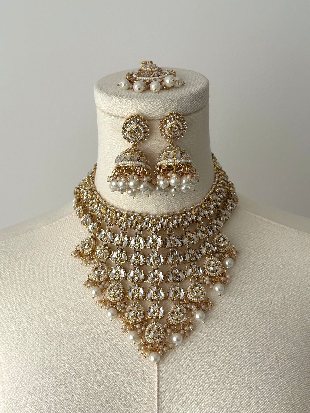 White Tulip Set | Ready - to - ship - Touch Of Elegance